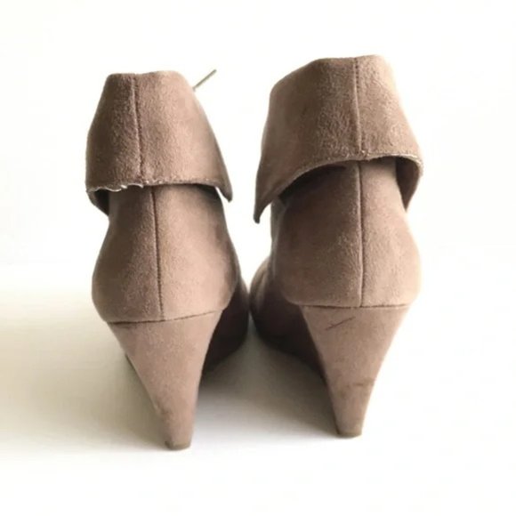 Call It Spring Taupe Booties Women's Wedges US Size 8 - Picture 3 of 7